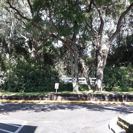 Ramada By Wyndham Temple Terrace/Tampa North Otel Dış mekan fotoğraf